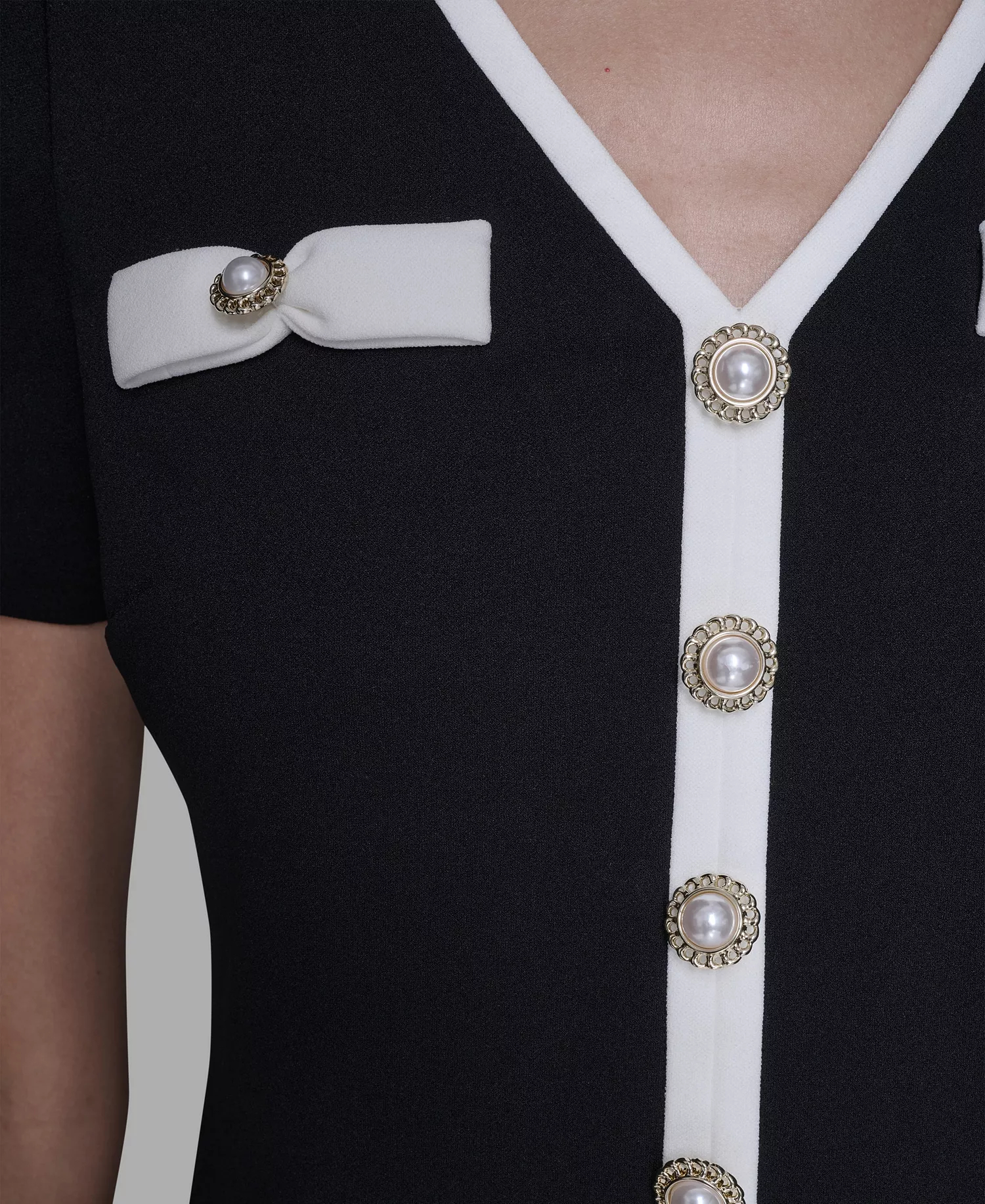 Women's V-Neck Short-Sleeve Sheath Dress - Black/ Soft White - 0