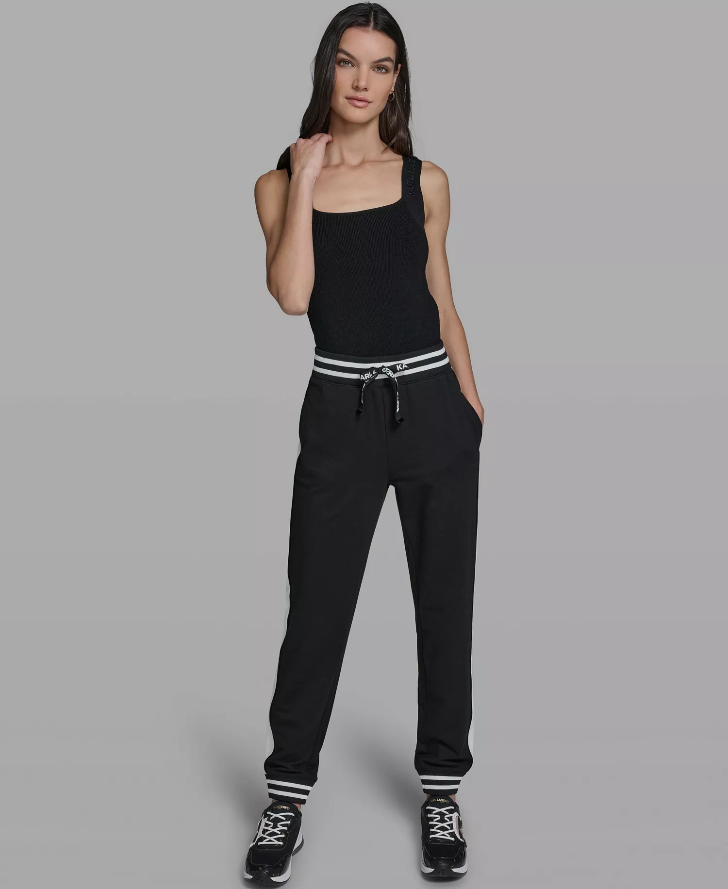 Women's Color Blocked Pull-On Joggers - Black - L