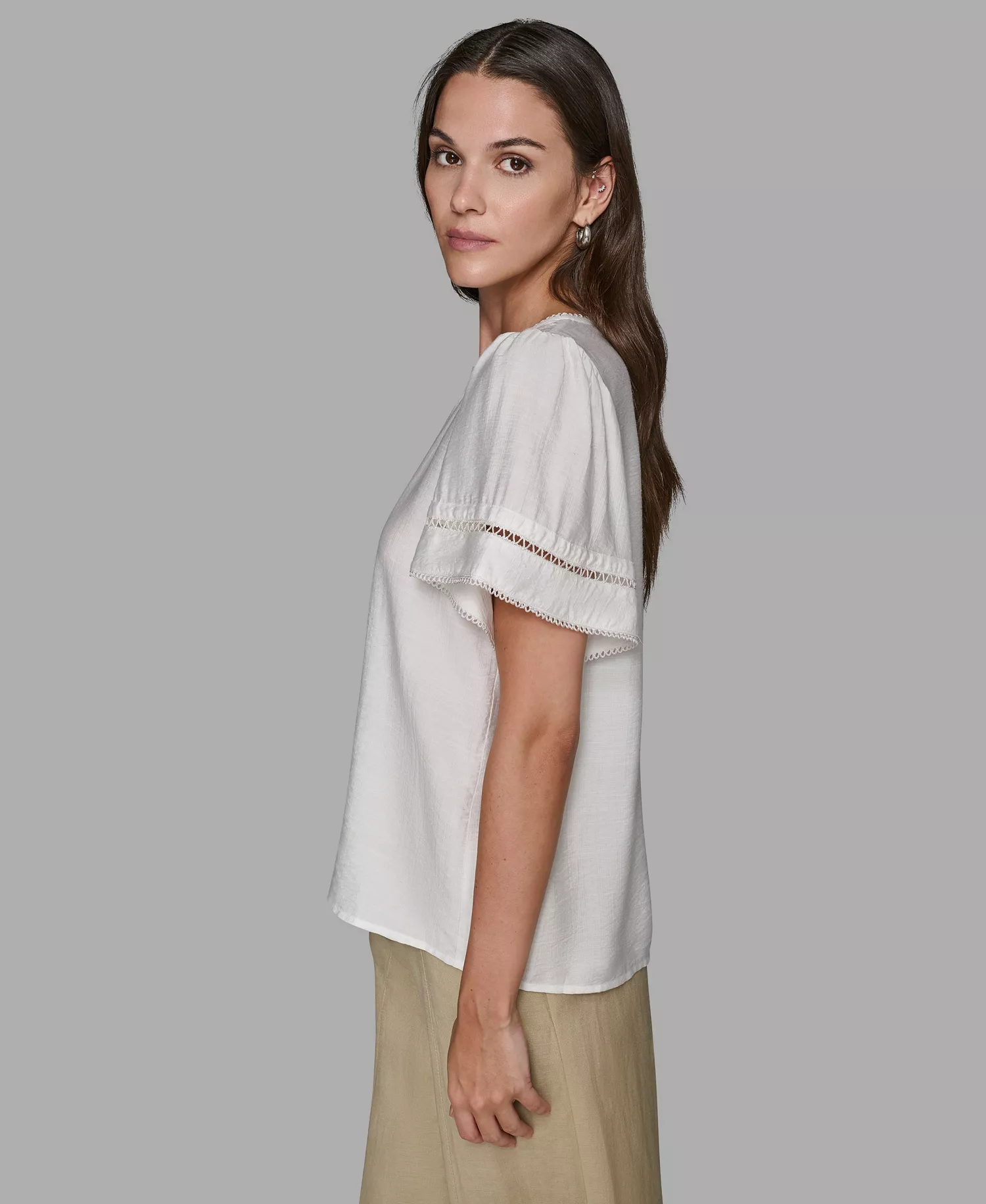 Women's Solid Trim Detail Woven Top - Soft White - L