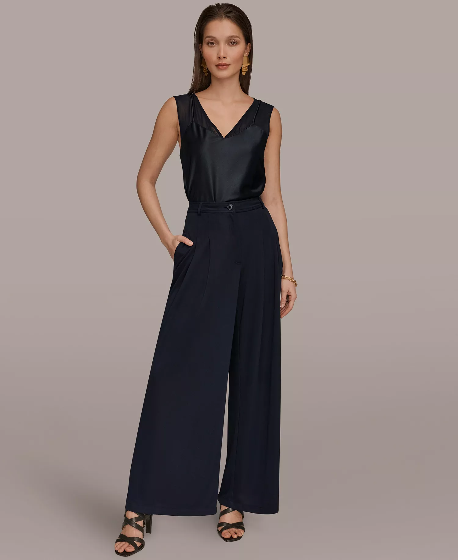 Women's Pleated Zip-Fly Pants - Black - L