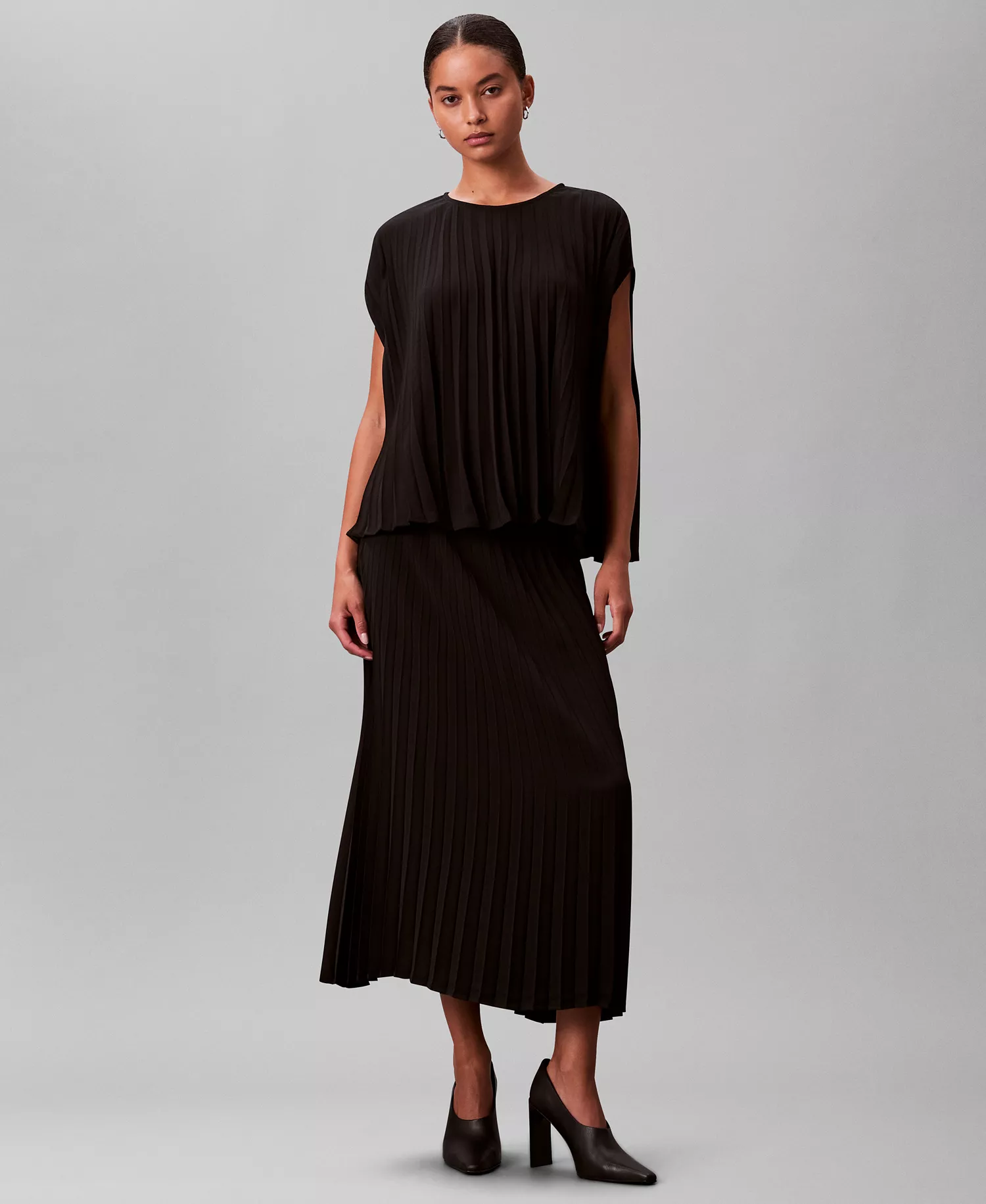 Women's Pleated Short Sleeve Top - Black - L