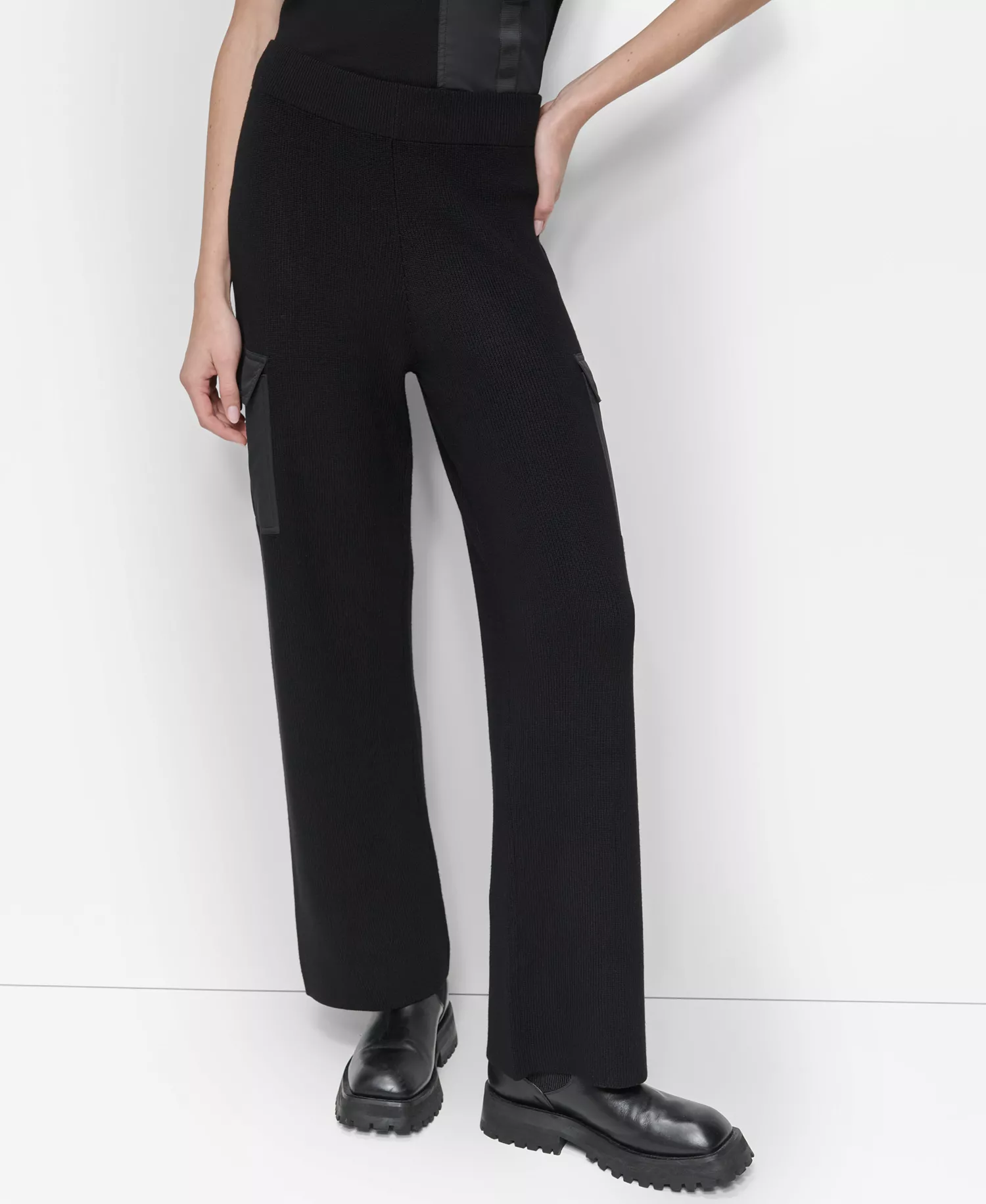 Women's Knit Straight-Leg Cargo Pants - Black - L